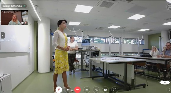 Exploring the Use of Robot Assistants in IT Teachers’ Summer School