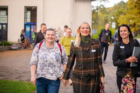 Expanding Horizons of AI Didactics: IT Didactics Group Presents at TalTech and Boston University